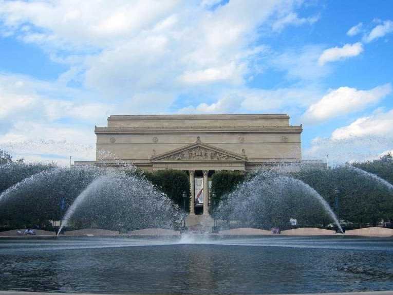 no14thenationalgalleryofartownstheonlypaintingbyleonardodavinciinthewestern